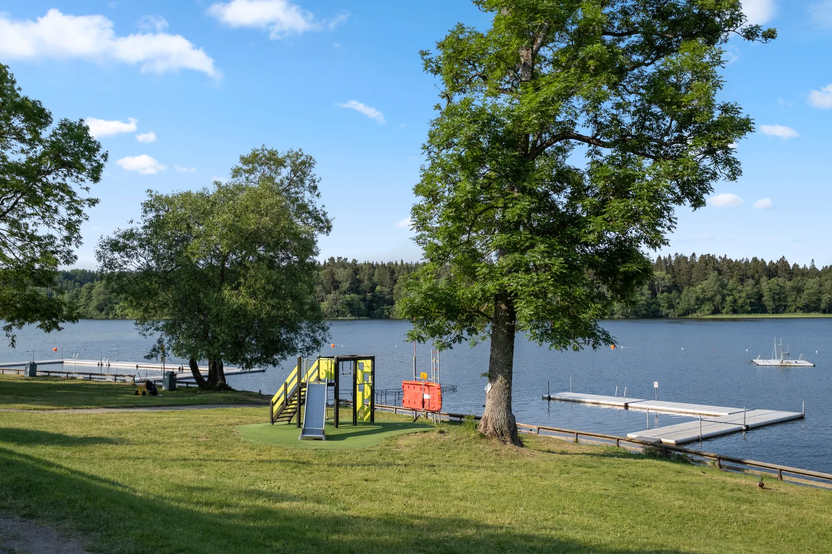 Radhus, Vällstavägen 9, Eds Allé, Upplands Väsby