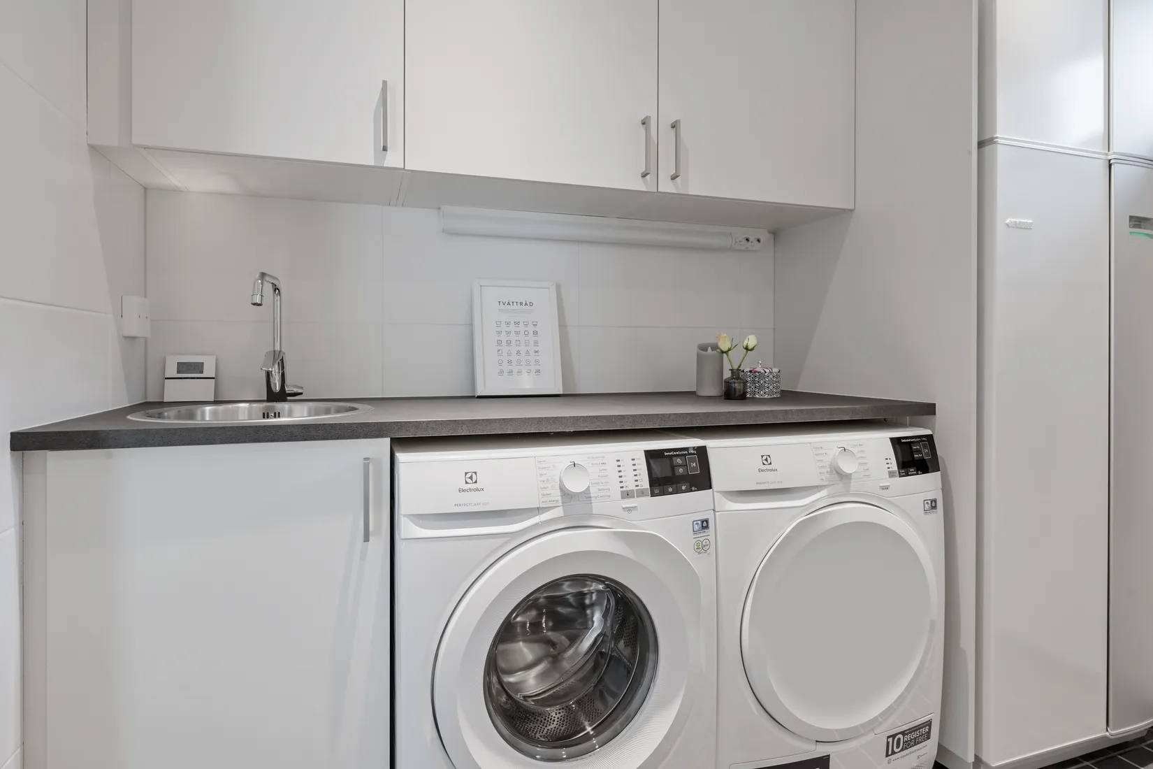 Radhus, Vällstavägen 9, Eds Allé, Upplands Väsby