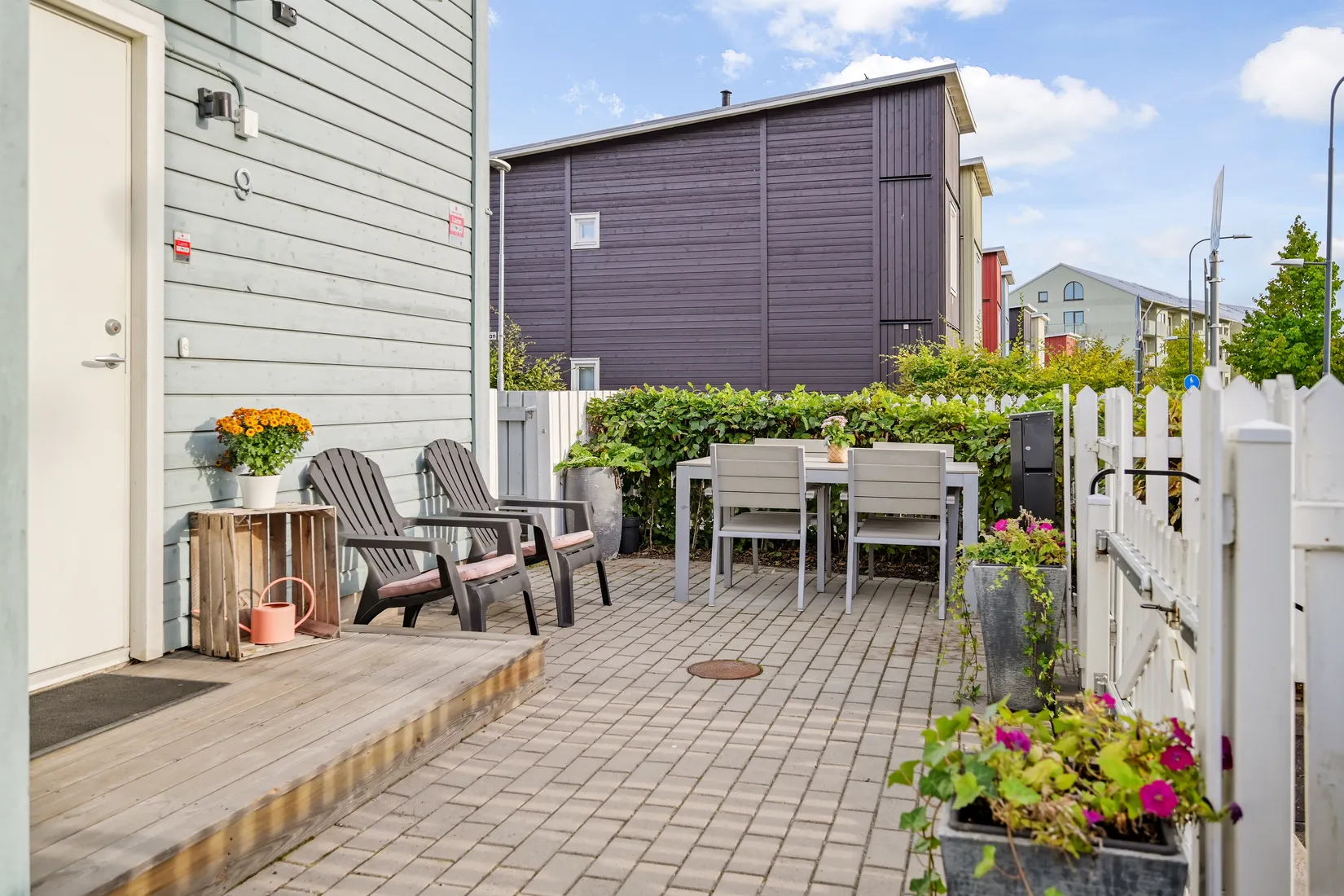 Radhus, Vällstavägen 9, Eds Allé, Upplands Väsby