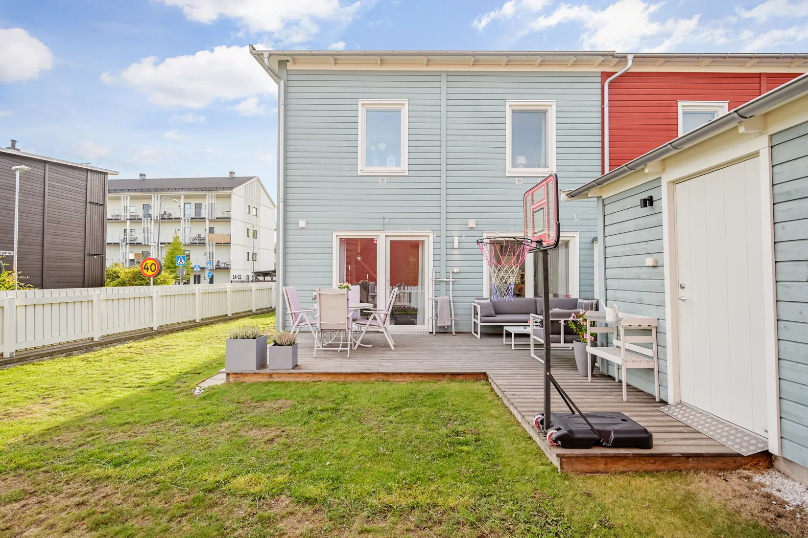 Radhus, Vällstavägen 9, Eds Allé, Upplands Väsby