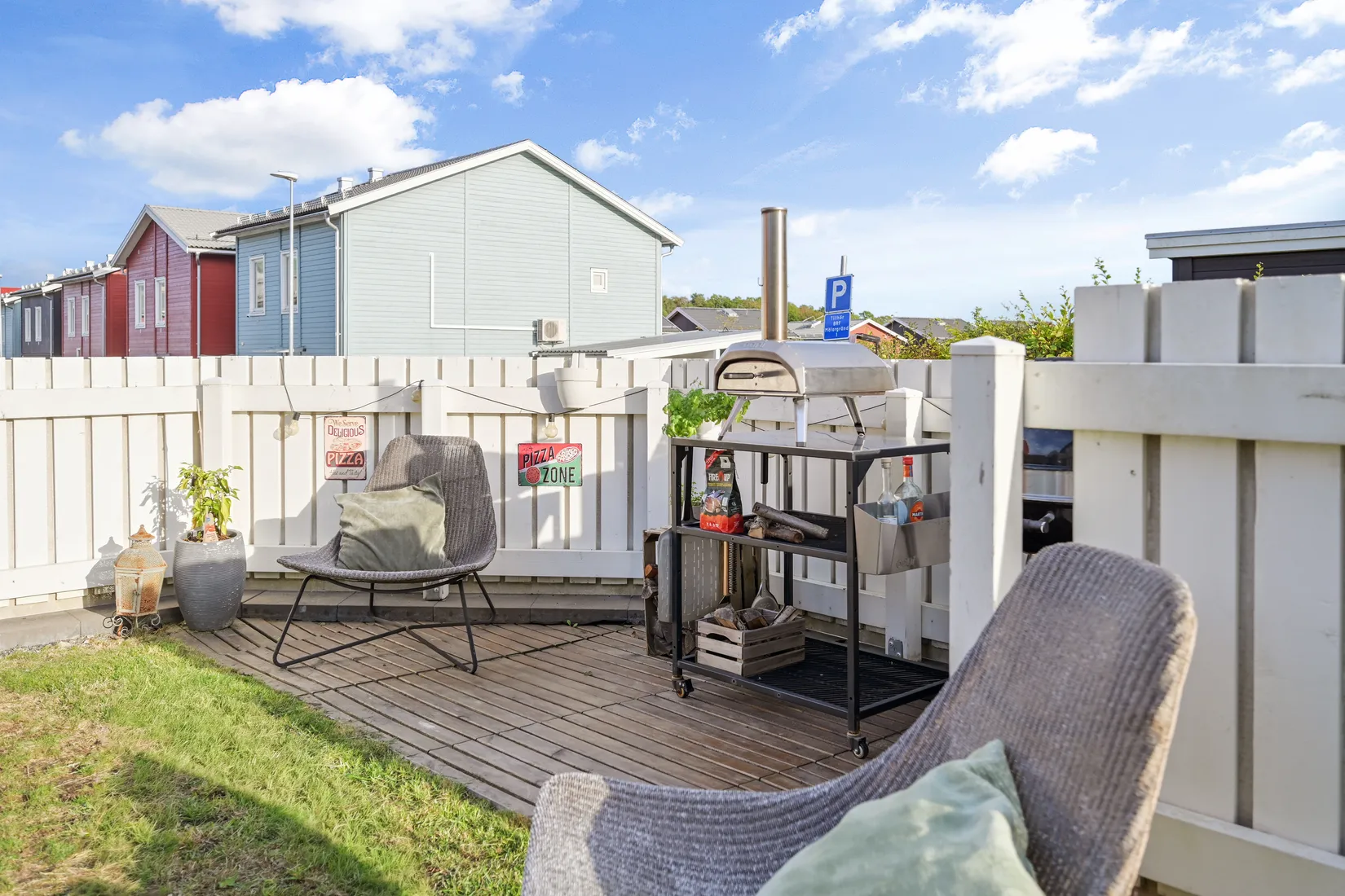 Radhus, Vällstavägen 9, Eds Allé, Upplands Väsby
