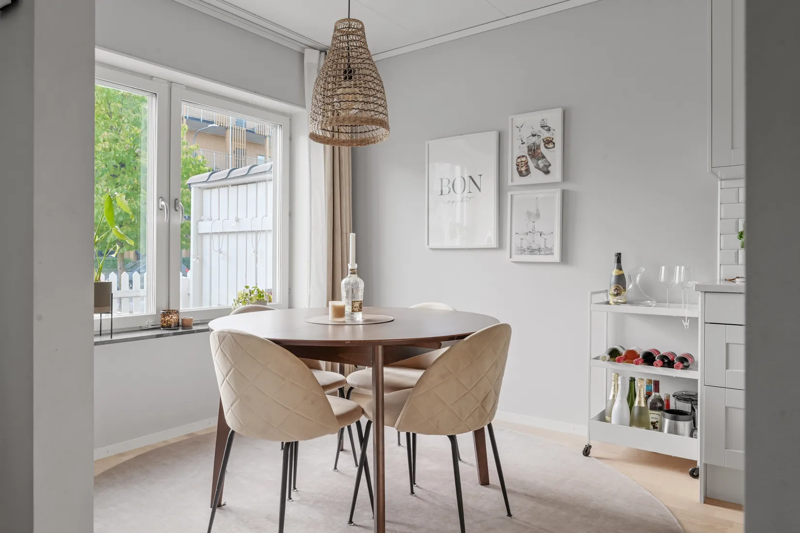 Radhus, Vällstavägen 9, Eds Allé, Upplands Väsby