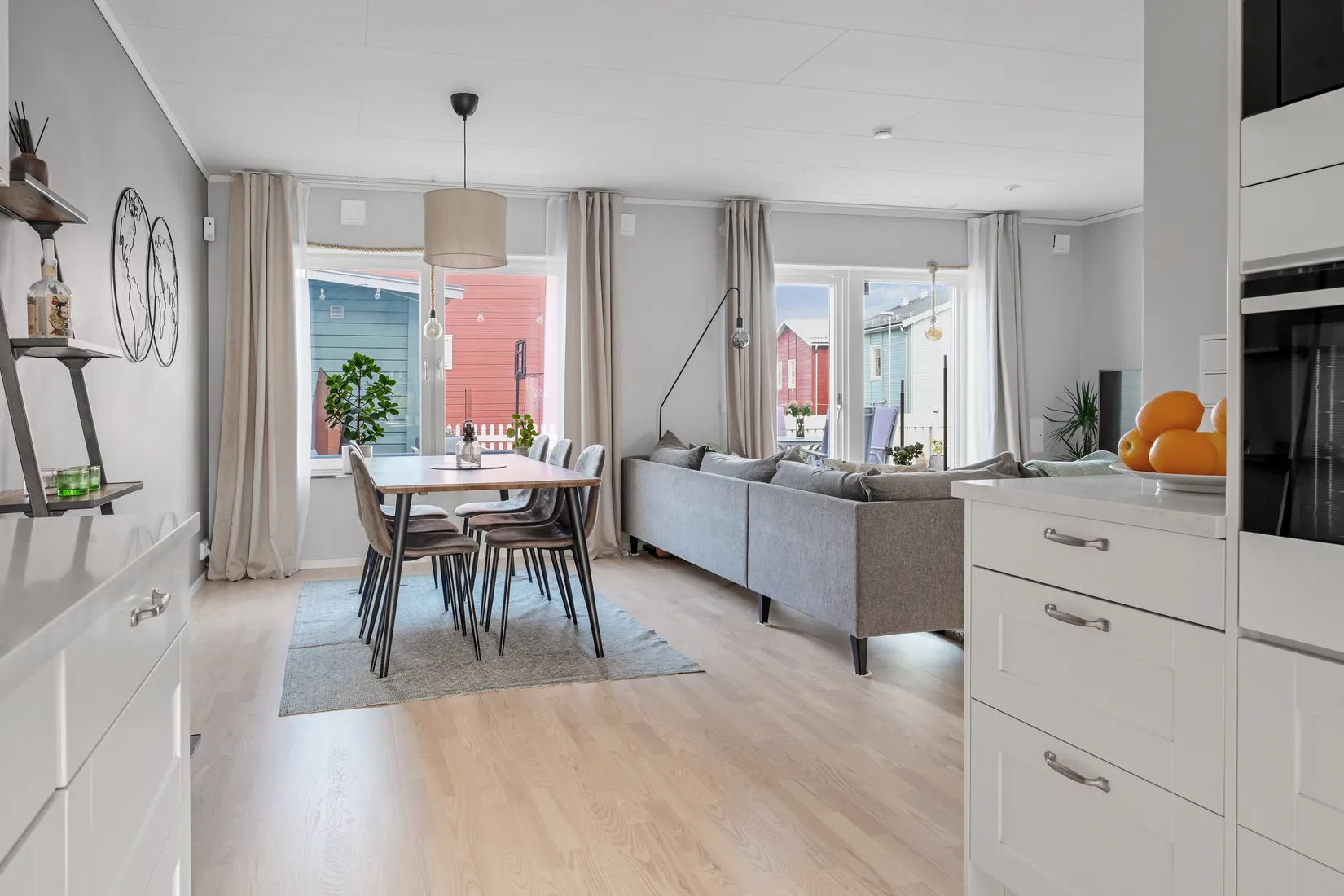 Radhus, Vällstavägen 9, Eds Allé, Upplands Väsby