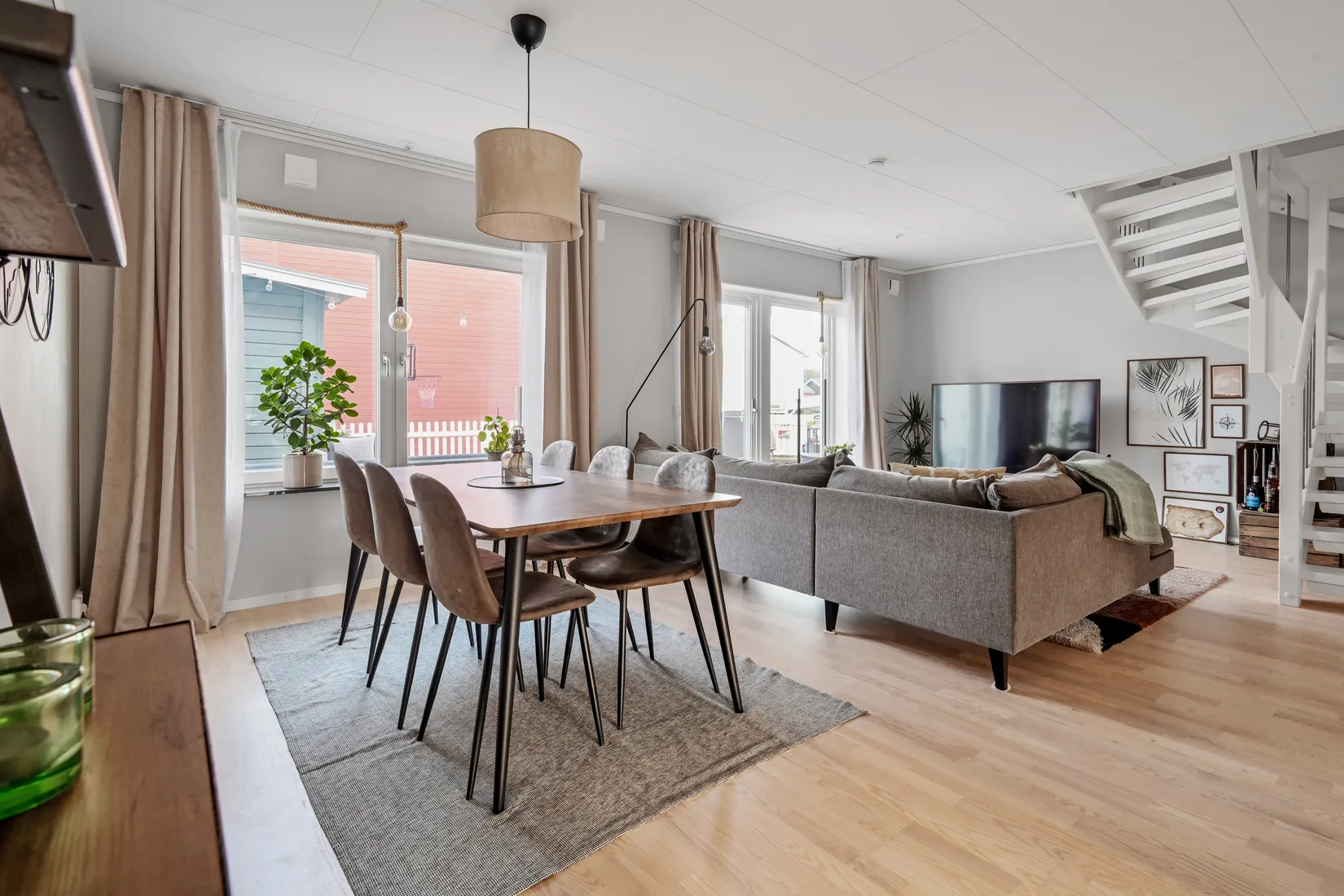 Radhus, Vällstavägen 9, Eds Allé, Upplands Väsby