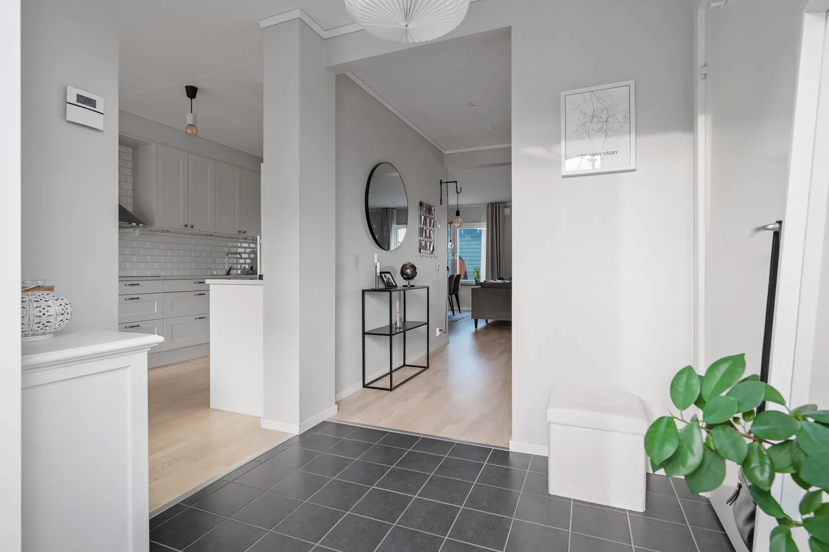 Radhus, Vällstavägen 9, Eds Allé, Upplands Väsby