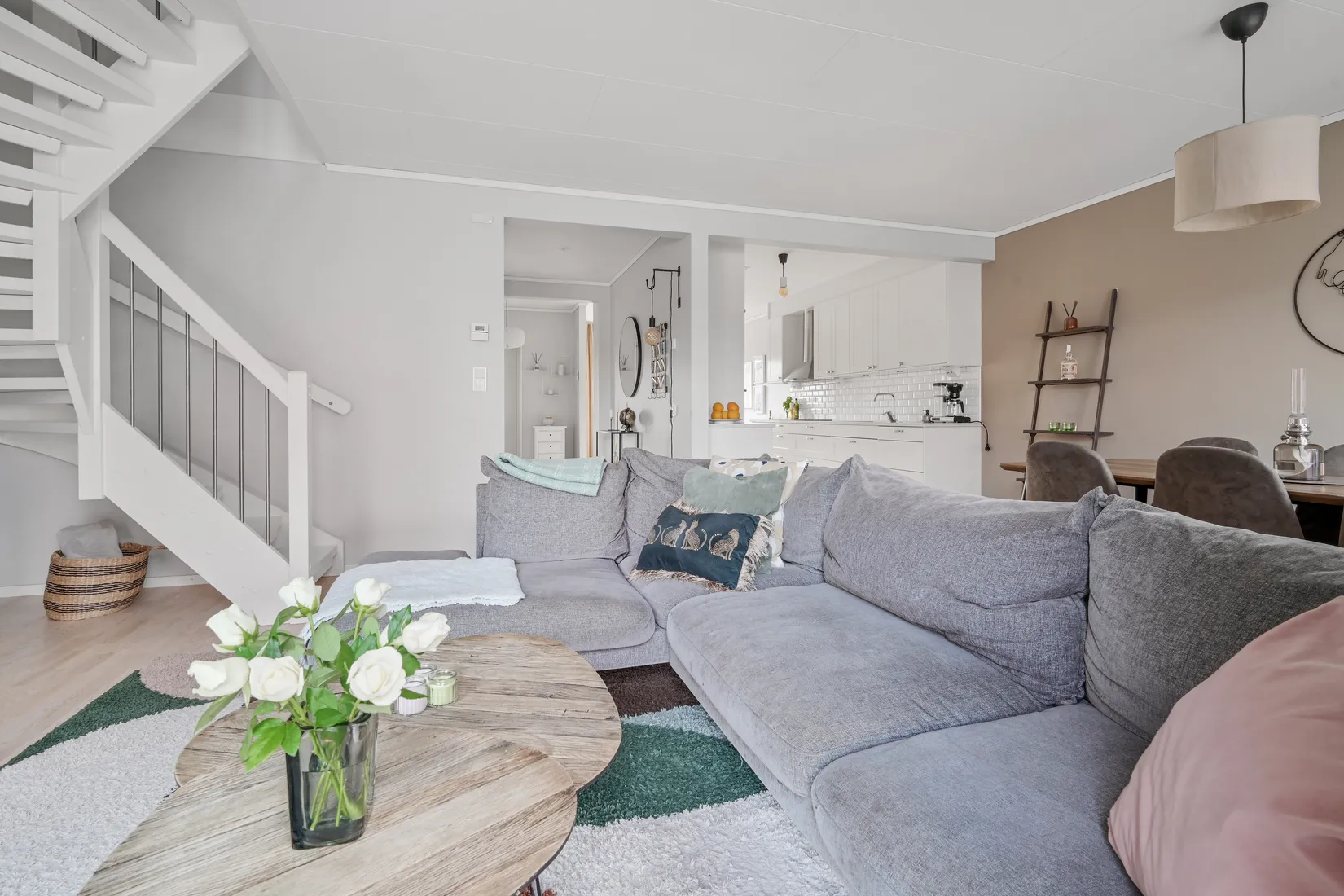 Radhus, Vällstavägen 9, Eds Allé, Upplands Väsby