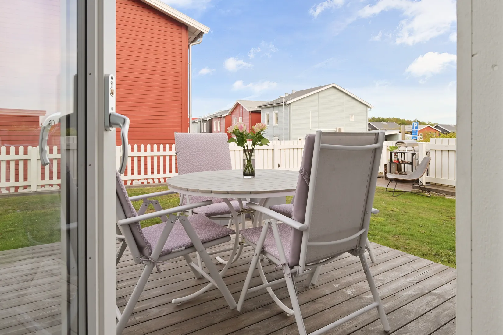 Radhus, Vällstavägen 9, Eds Allé, Upplands Väsby