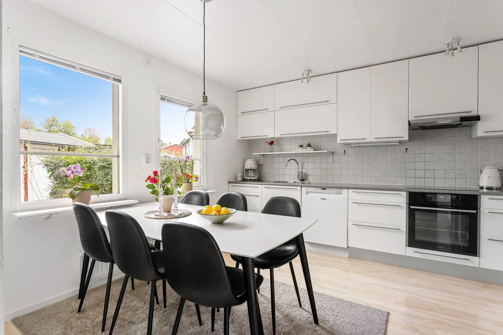 Radhus, Hasselnötsvägen 14, Viksjö Hummelmora, Järfälla