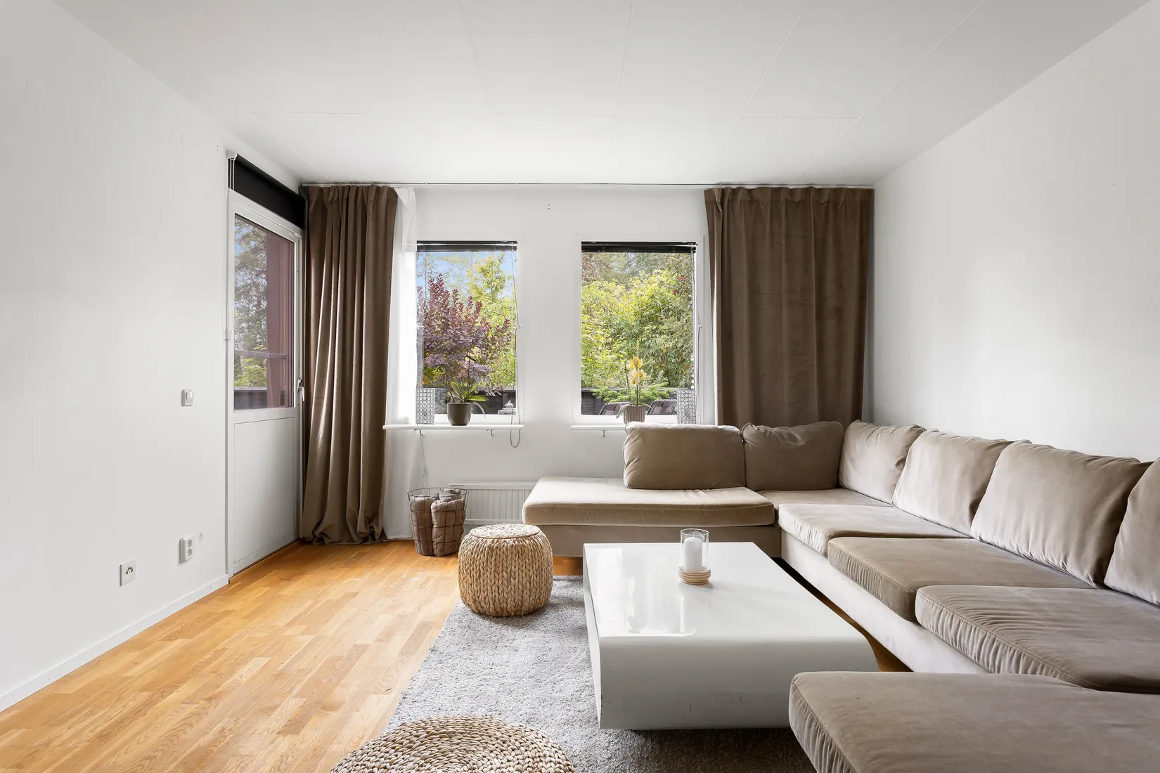 Radhus, Hasselnötsvägen 14, Viksjö Hummelmora, Järfälla