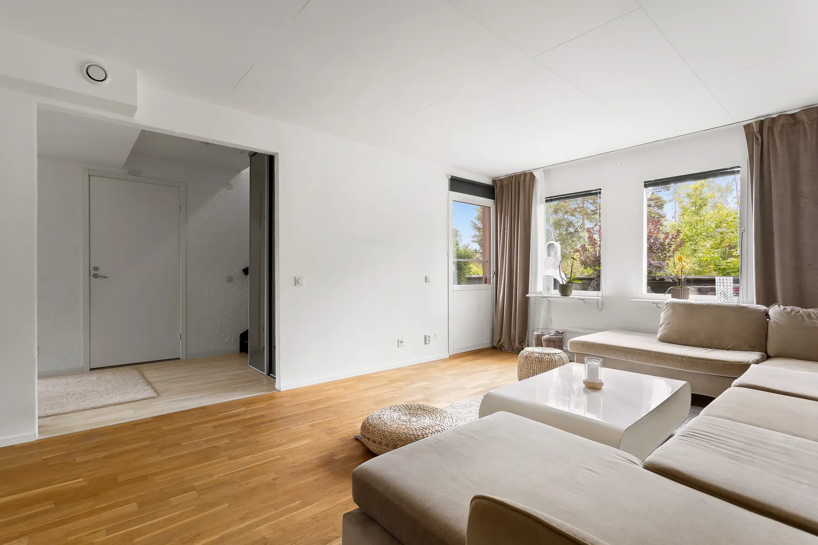 Radhus, Hasselnötsvägen 14, Viksjö Hummelmora, Järfälla