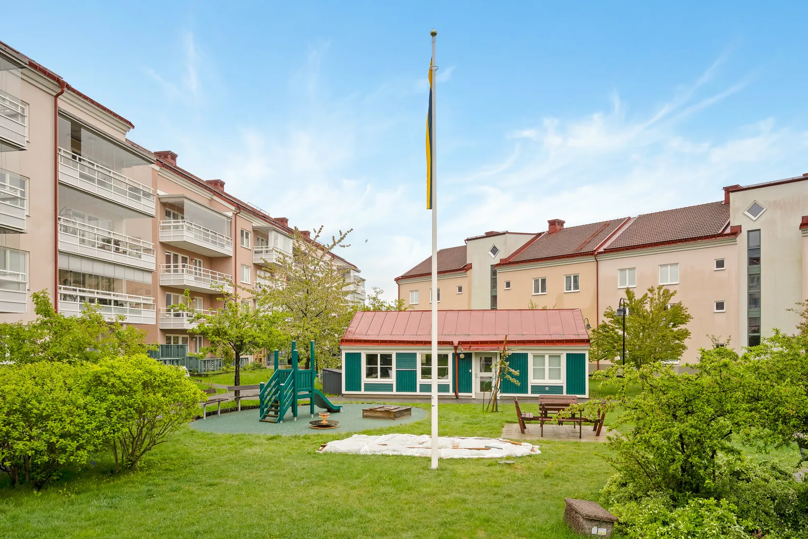Bostadsrätt, Liljeörnsgränd 9, 2 tr, Hässelby Lövsta Allé, Stockholm