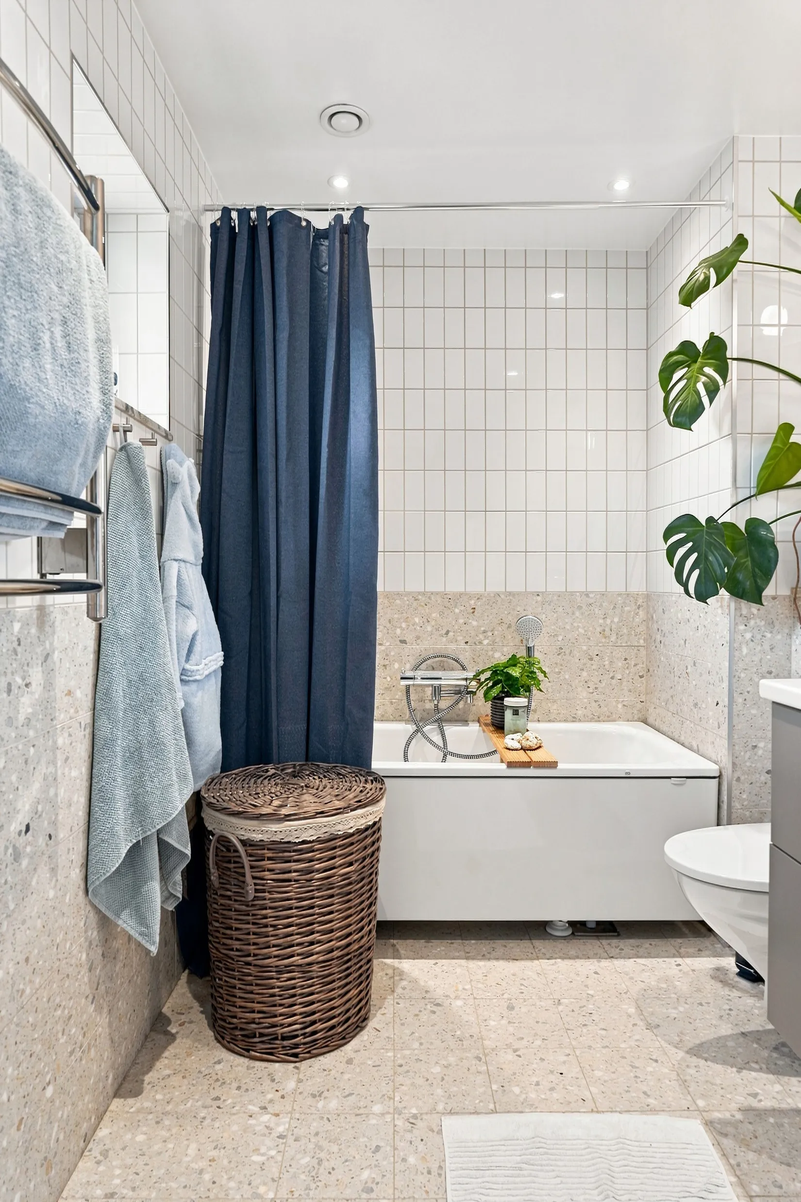 Radhus, Vitmossvägen 16, Lindbacken, Uppsala