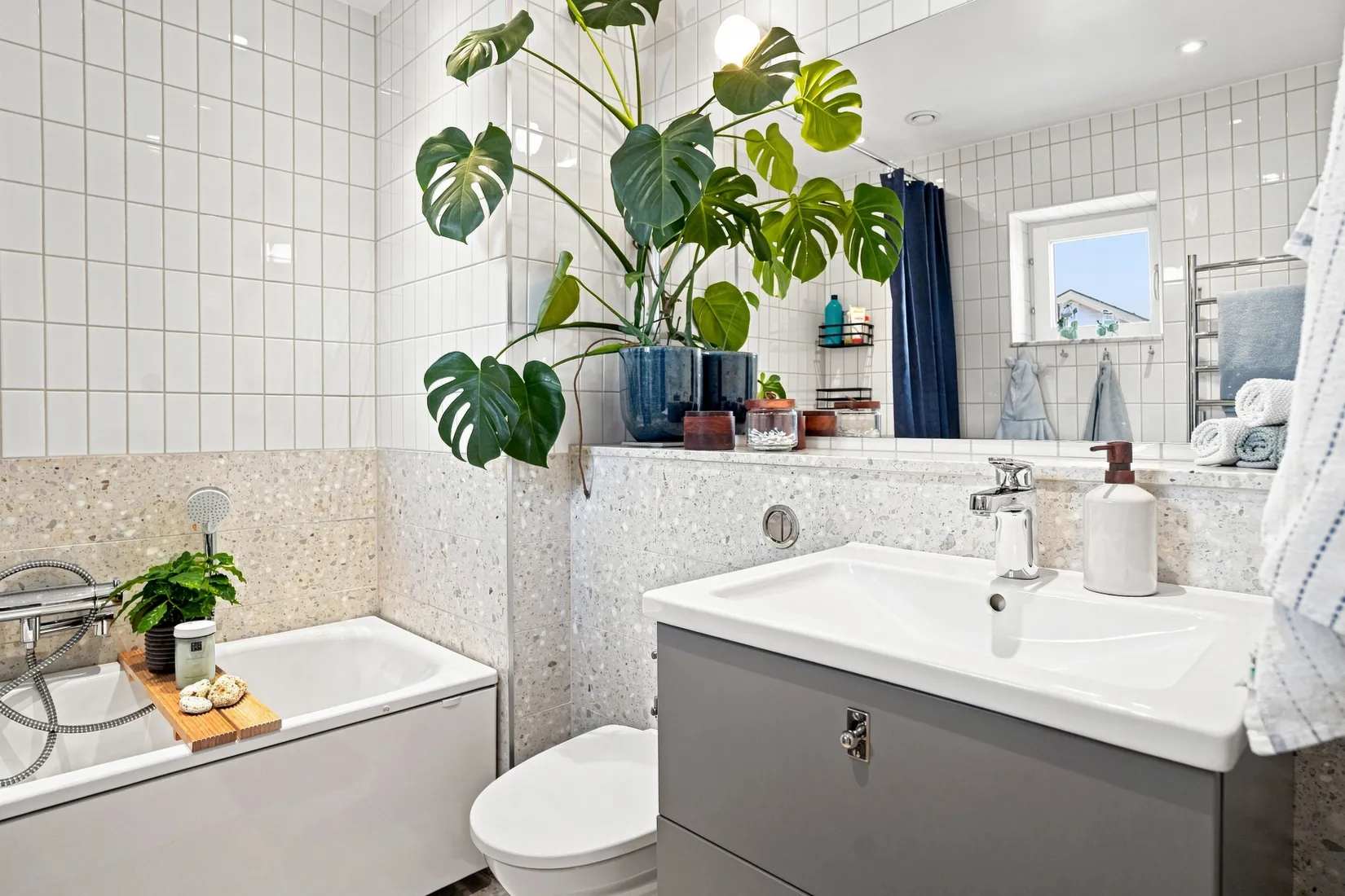 Radhus, Vitmossvägen 16, Lindbacken, Uppsala