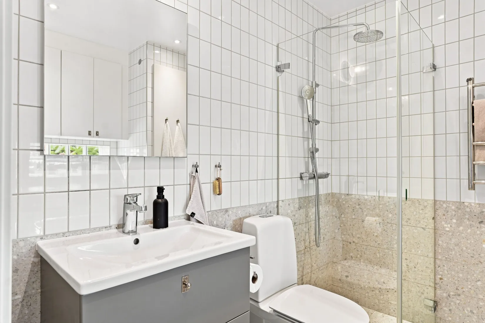 Radhus, Vitmossvägen 16, Lindbacken, Uppsala