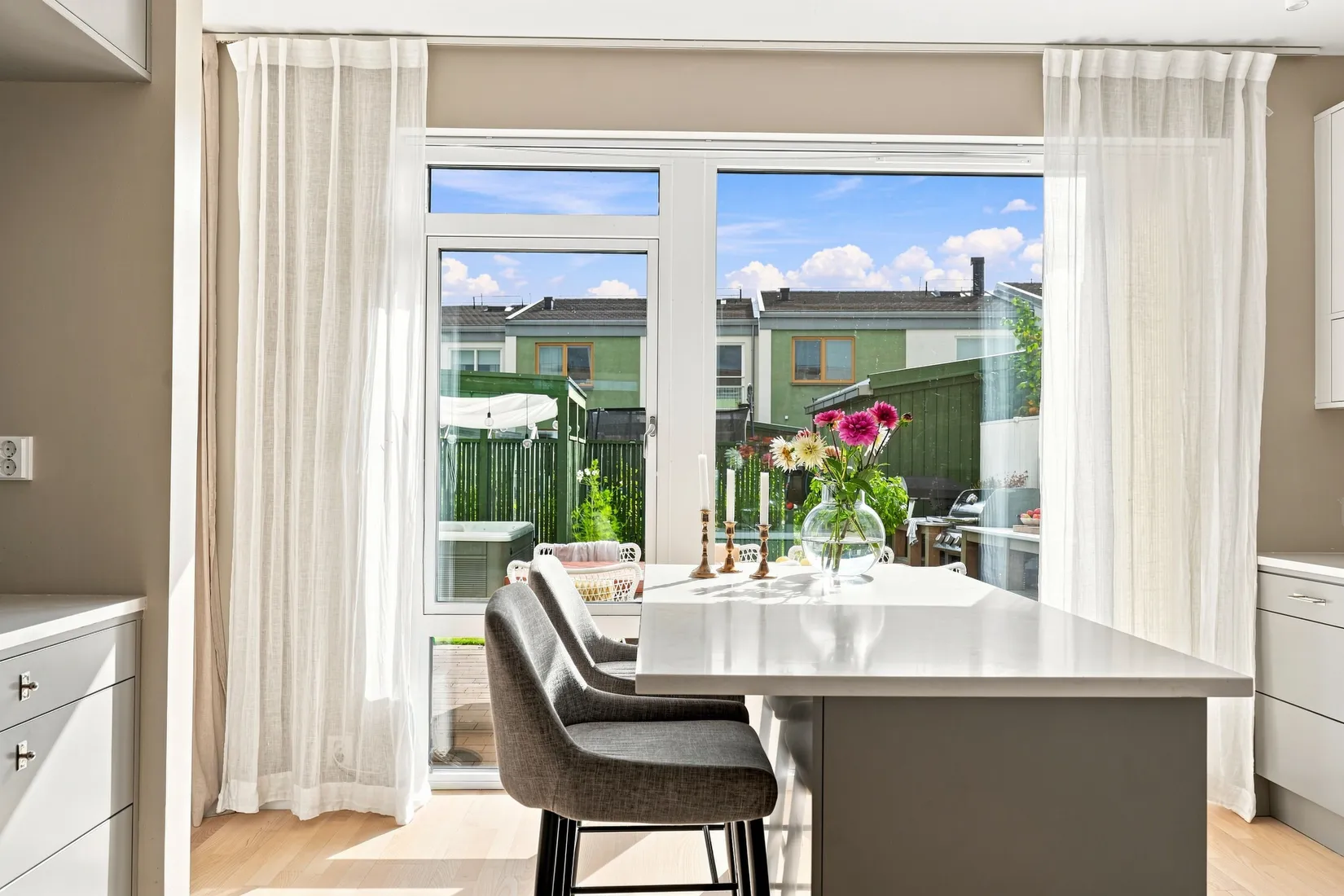 Radhus, Vitmossvägen 16, Lindbacken, Uppsala