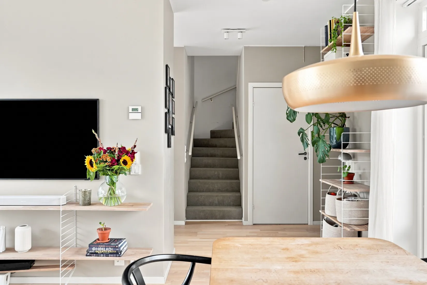 Radhus, Vitmossvägen 16, Lindbacken, Uppsala