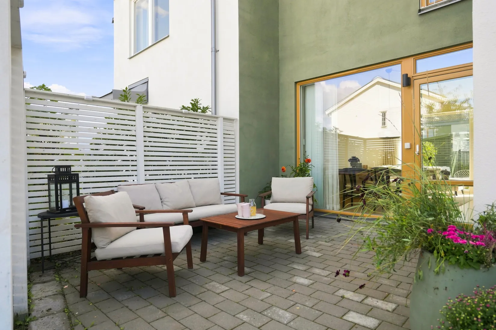 Radhus, Vitmossvägen 16, Lindbacken, Uppsala