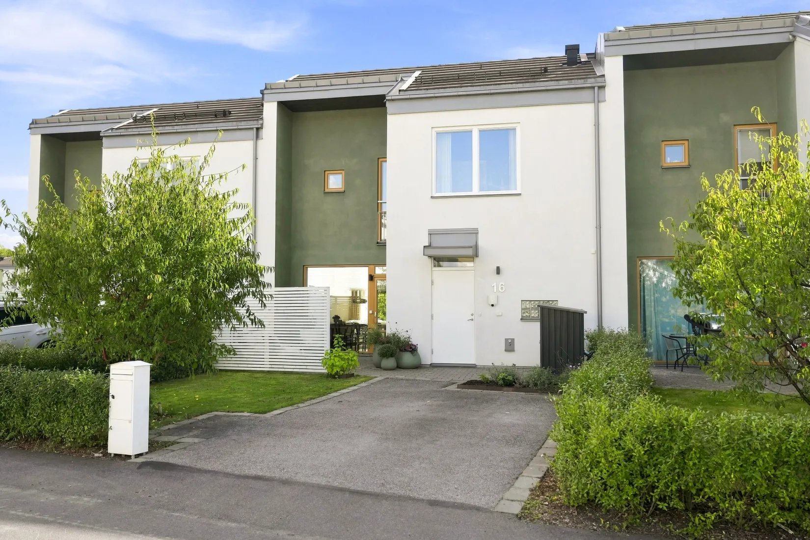 Radhus, Vitmossvägen 16, Lindbacken, Uppsala