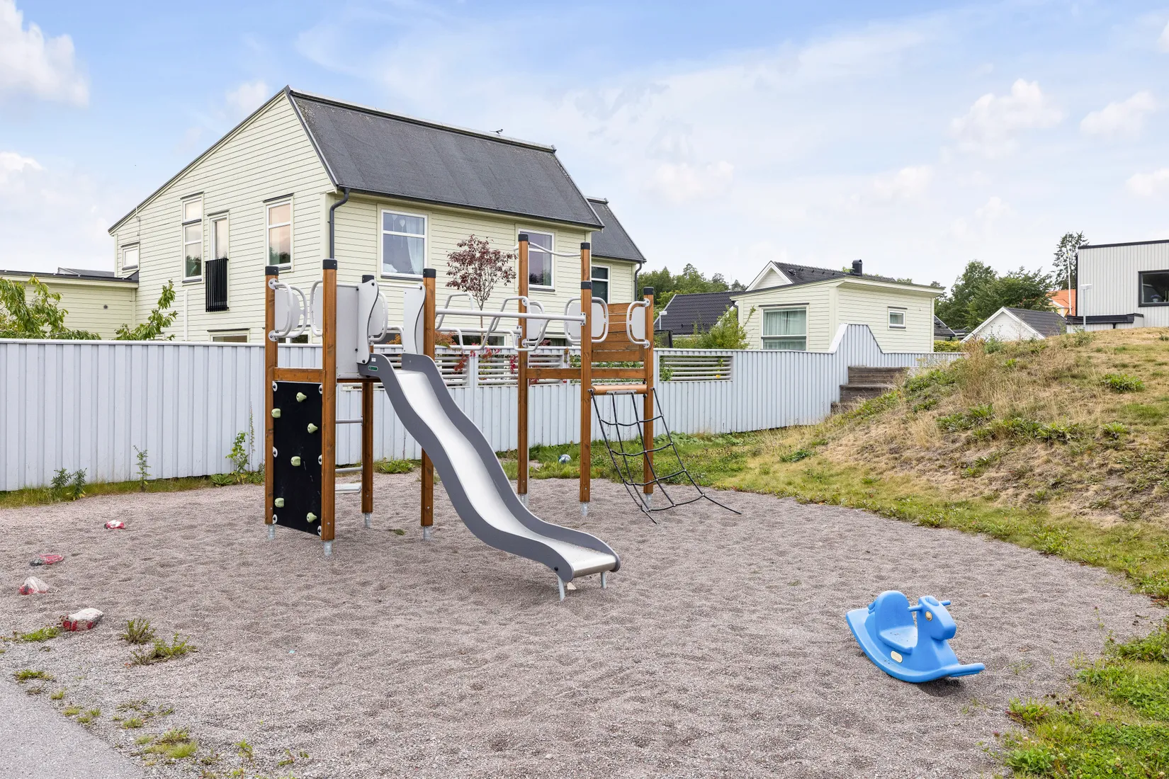 Radhus, Myntvägen 23A, Sigtuna - Munkholmen, Sigtuna