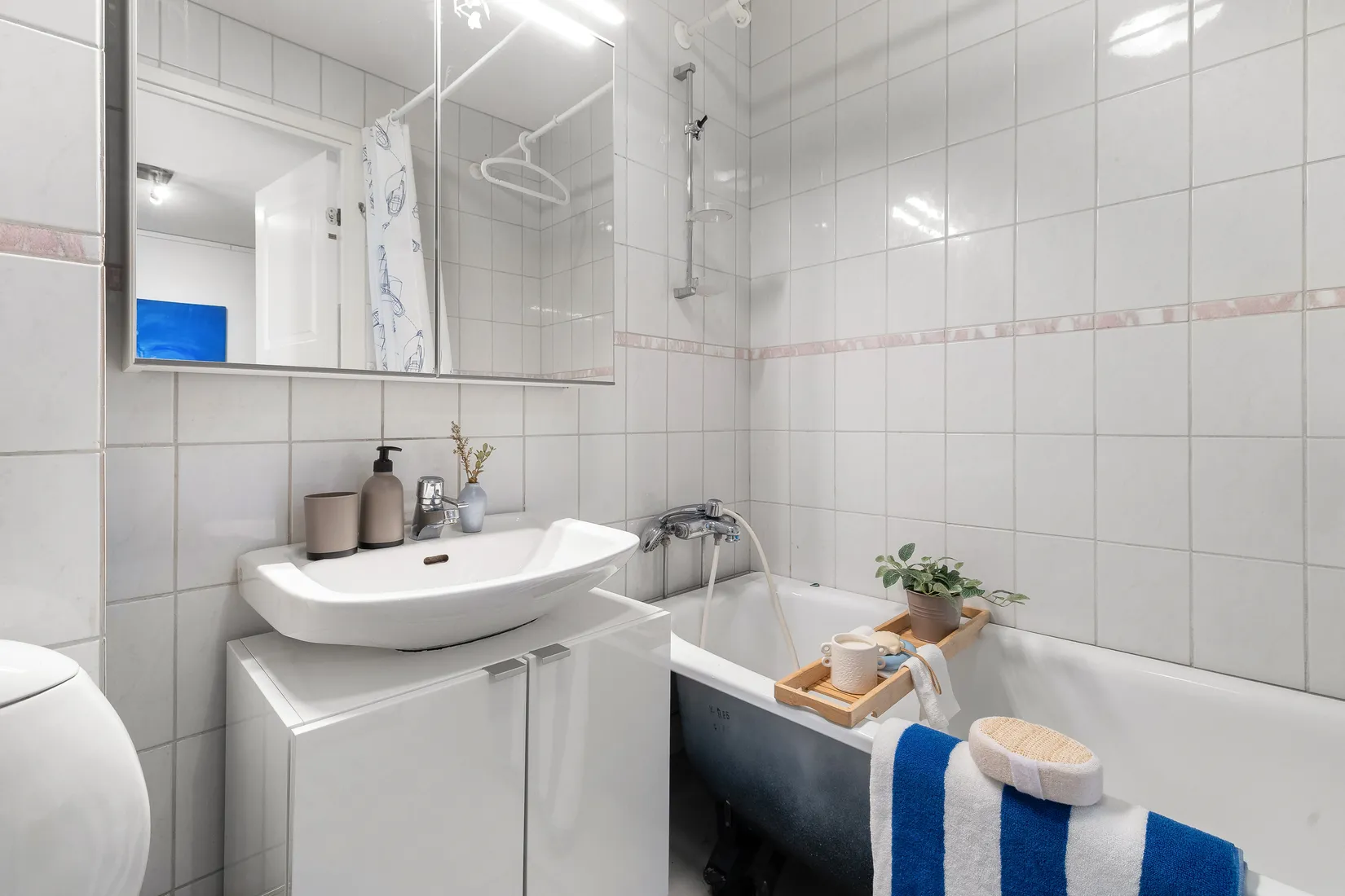 Radhus, Tallåsvägen 58, Kragstalund, Vallentuna