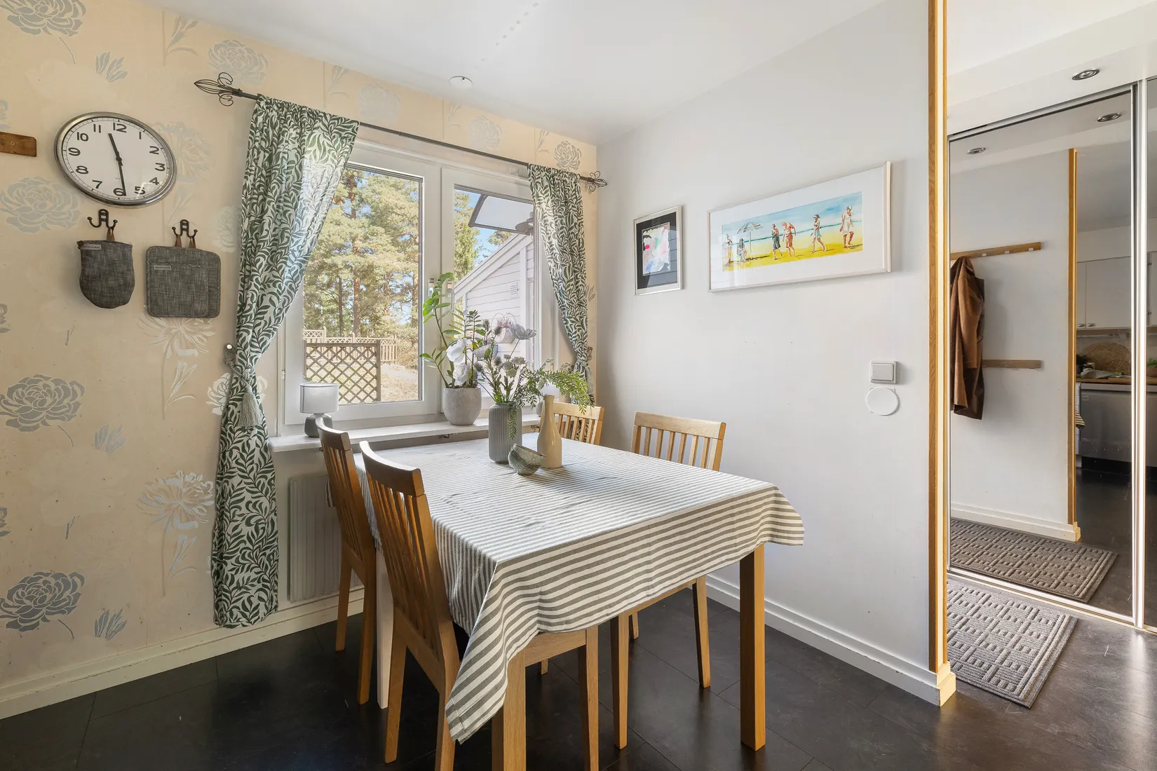 Radhus, Tallåsvägen 58, Kragstalund, Vallentuna