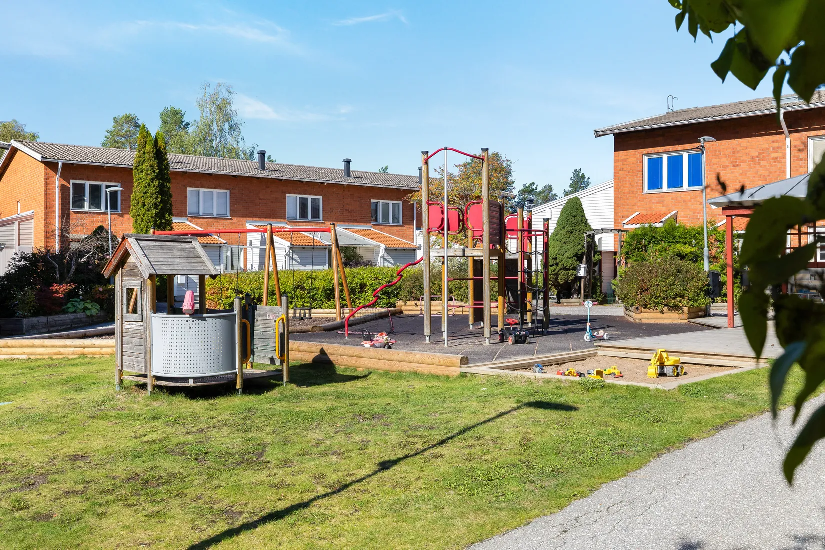 Radhus, Tallåsvägen 58, Kragstalund, Vallentuna