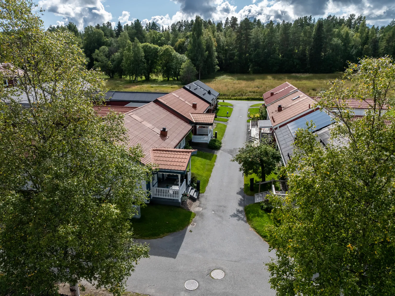 Radhus, Banjostråket 1, Rödäng, Umeå