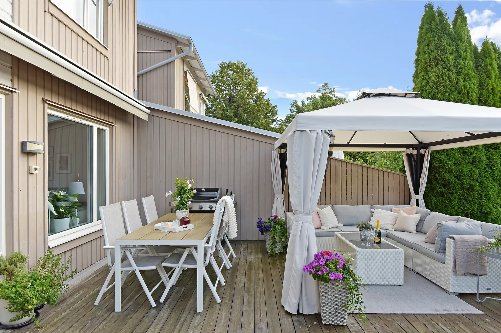 Radhus, Nidarosslingan 72, Skälby, Järfälla