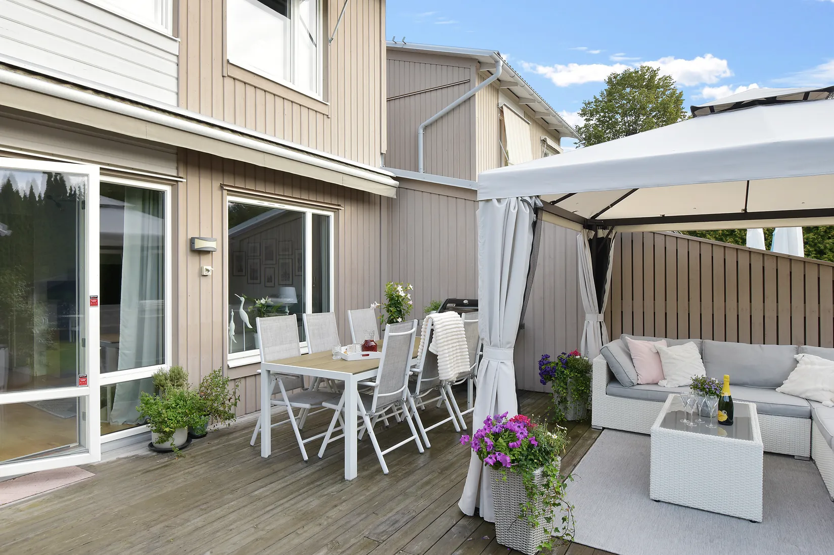 Radhus, Nidarosslingan 72, Skälby, Järfälla