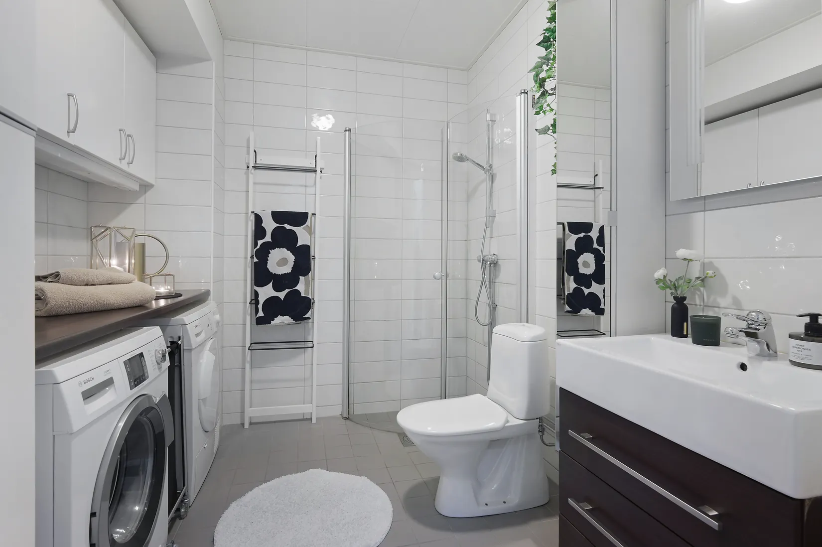 Radhus, Nidarosslingan 72, Skälby, Järfälla
