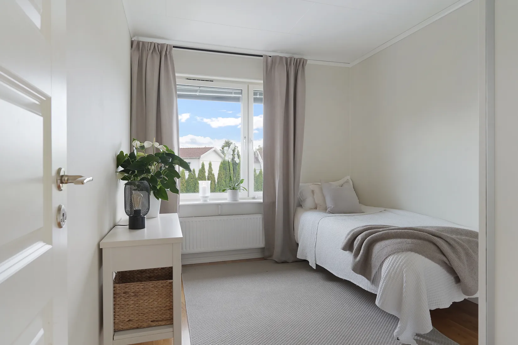 Radhus, Nidarosslingan 72, Skälby, Järfälla