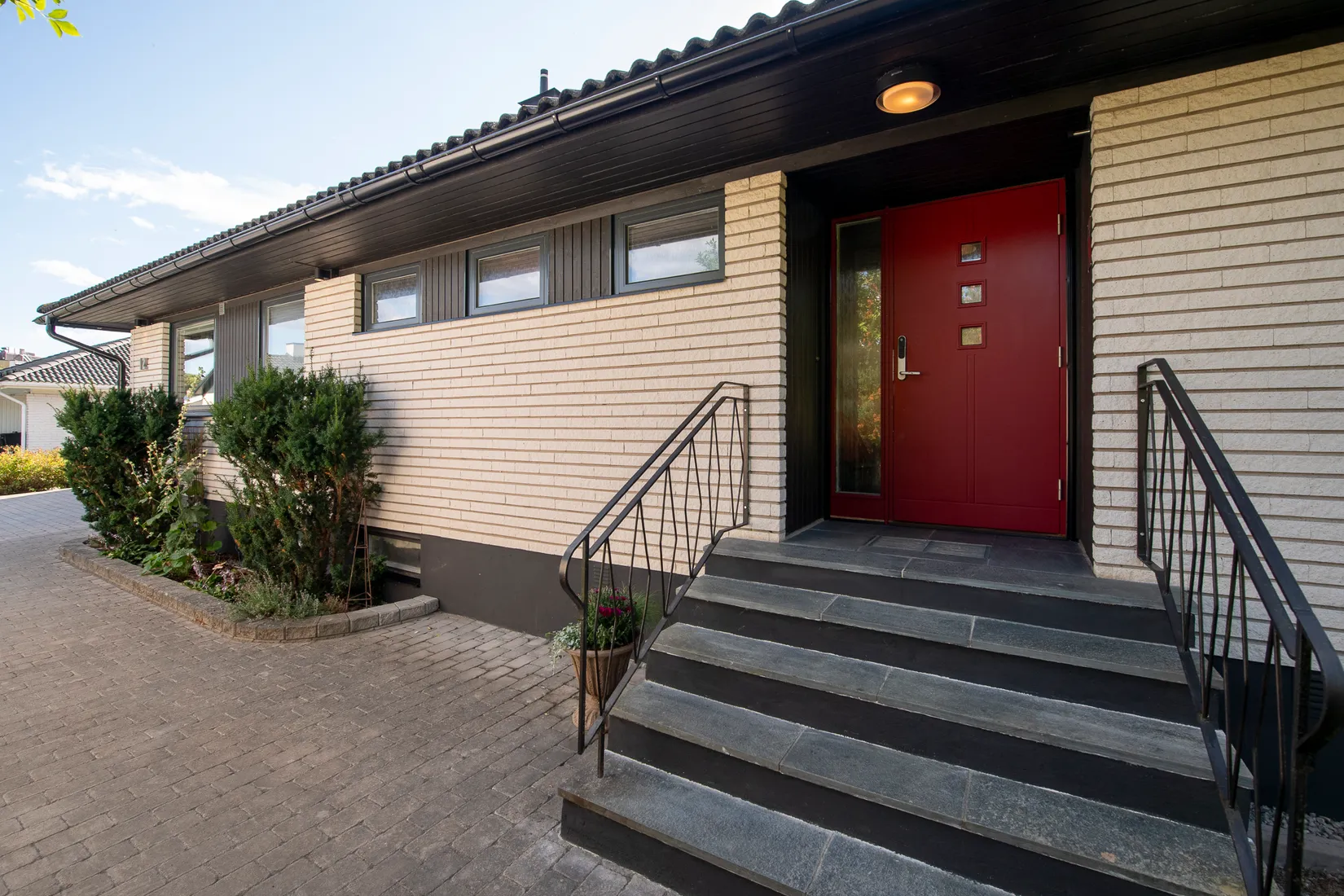 Villa, Höjdhoppargatan 12, Rönnby, Västerås