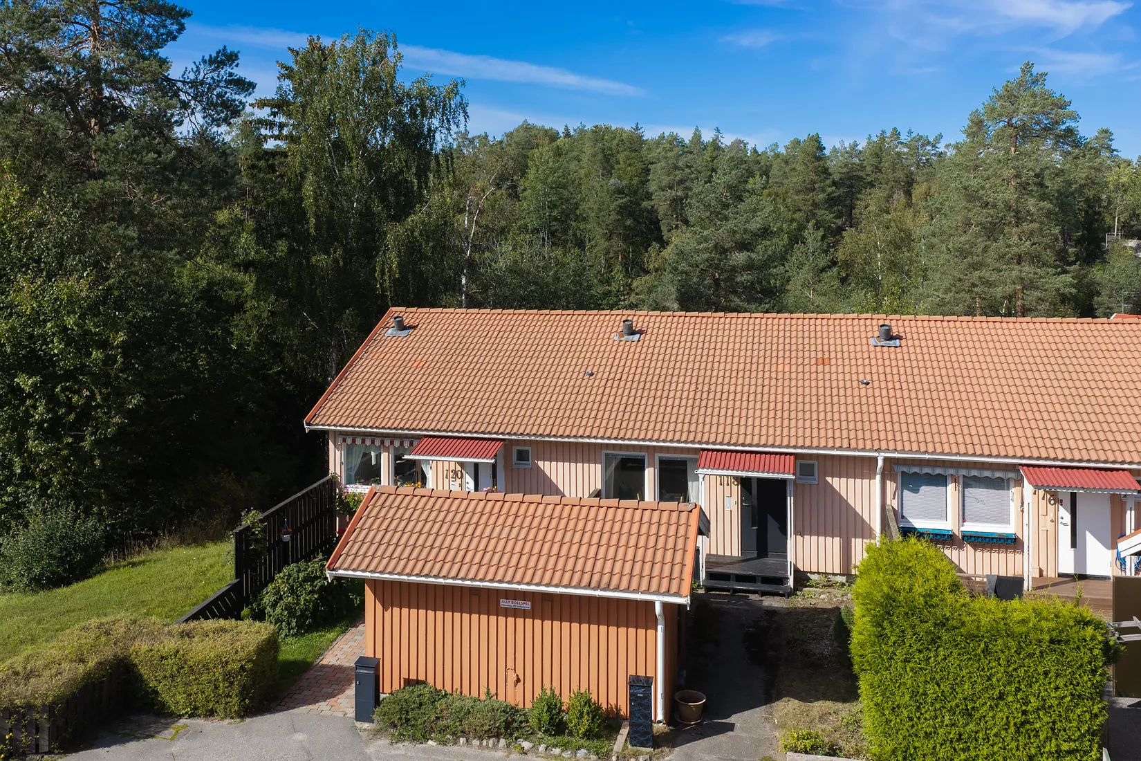 Radhus, Norrskensbacken 118, Tullingeberg Östra, Botkyrka