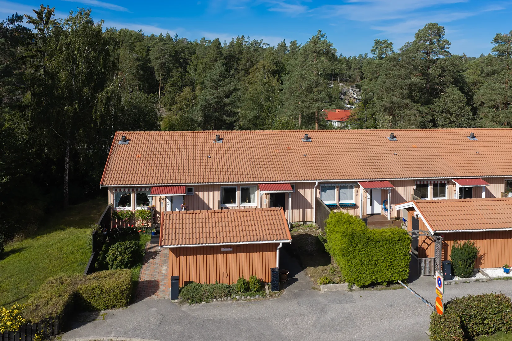 Radhus, Norrskensbacken 118, Tullingeberg Östra, Botkyrka