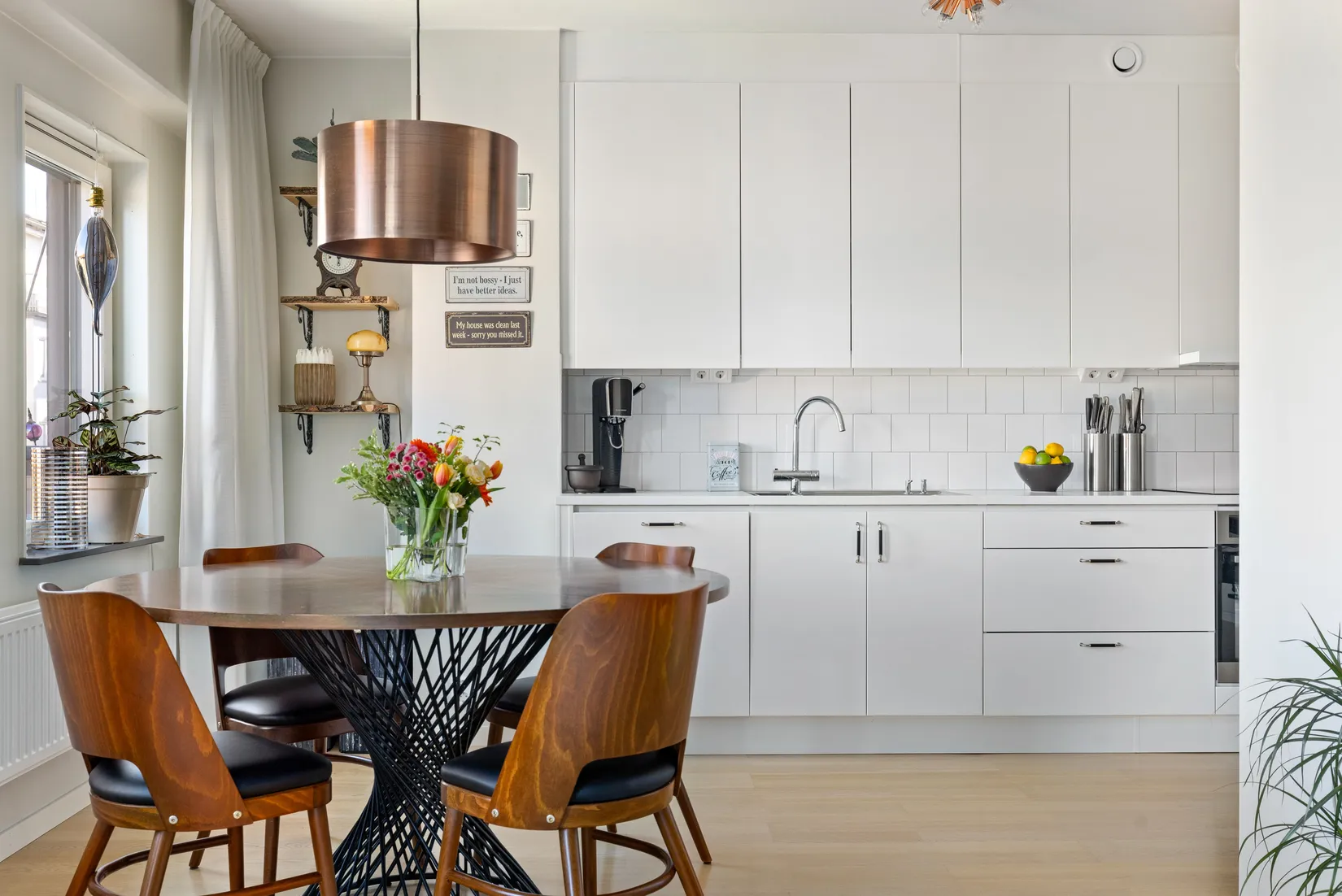 Bostadsrätt, Starrbäcksgatan 11D, högst upp!, Centrala Sundbyberg, Sundbyberg