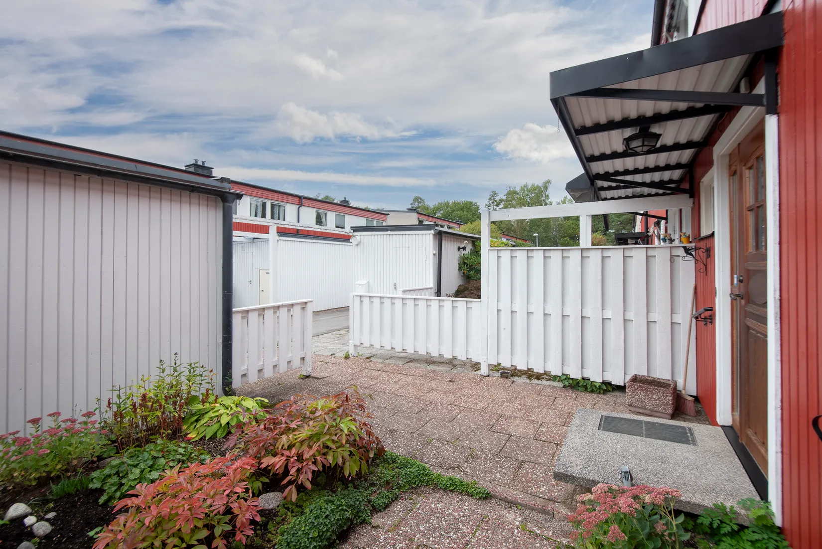 Radhus, Ringduvegatan 32, Råby, Västerås
