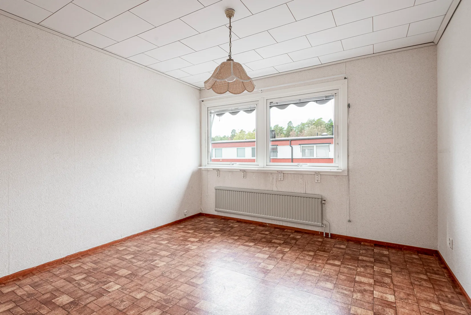Radhus, Ringduvegatan 32, Råby, Västerås