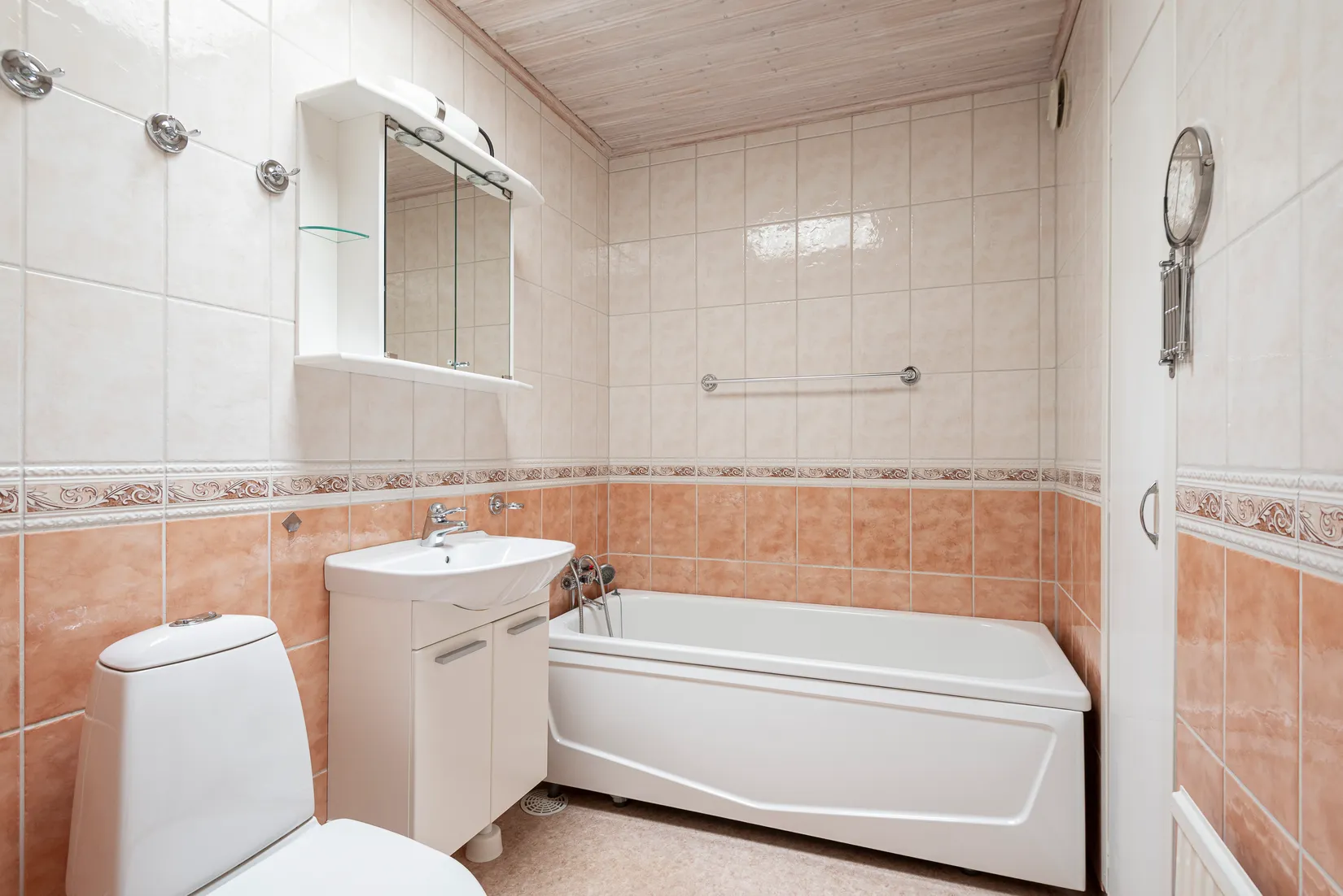 Radhus, Ringduvegatan 32, Råby, Västerås