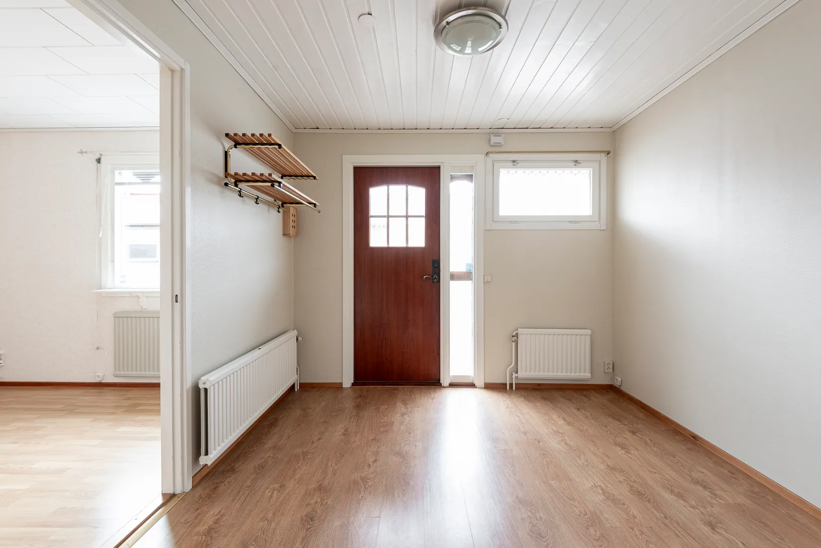 Radhus, Ringduvegatan 32, Råby, Västerås