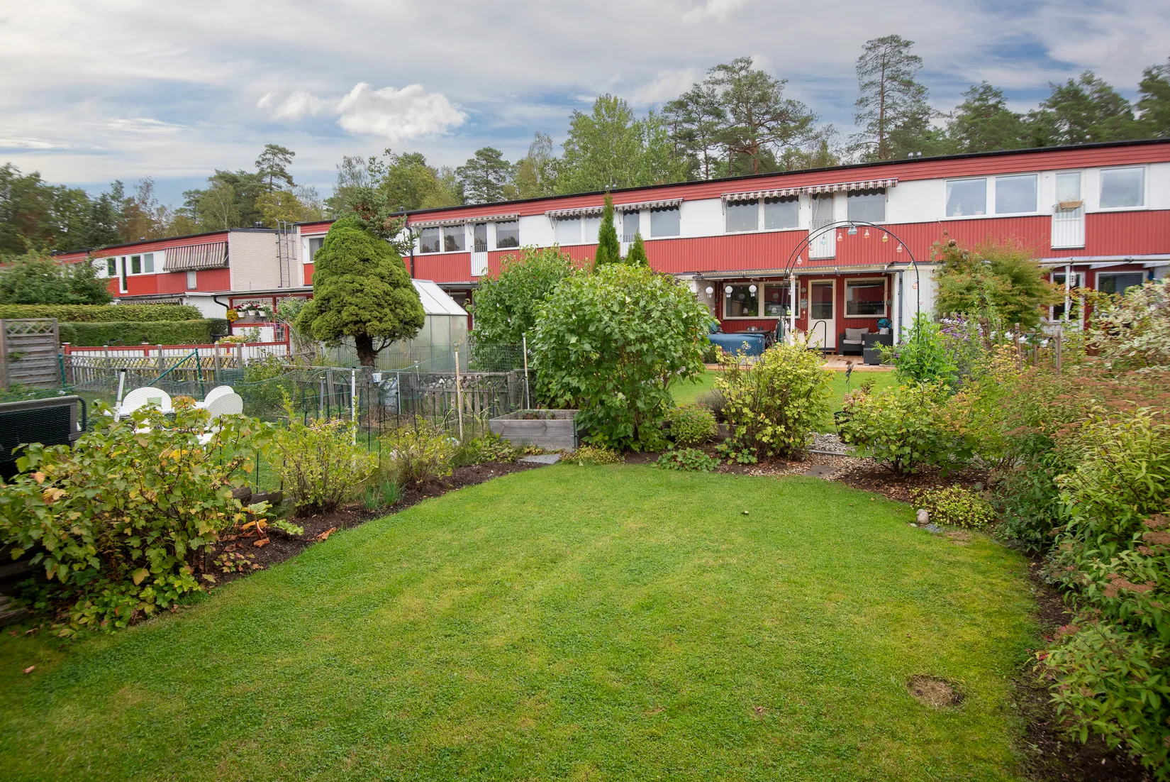 Radhus, Ringduvegatan 32, Råby, Västerås
