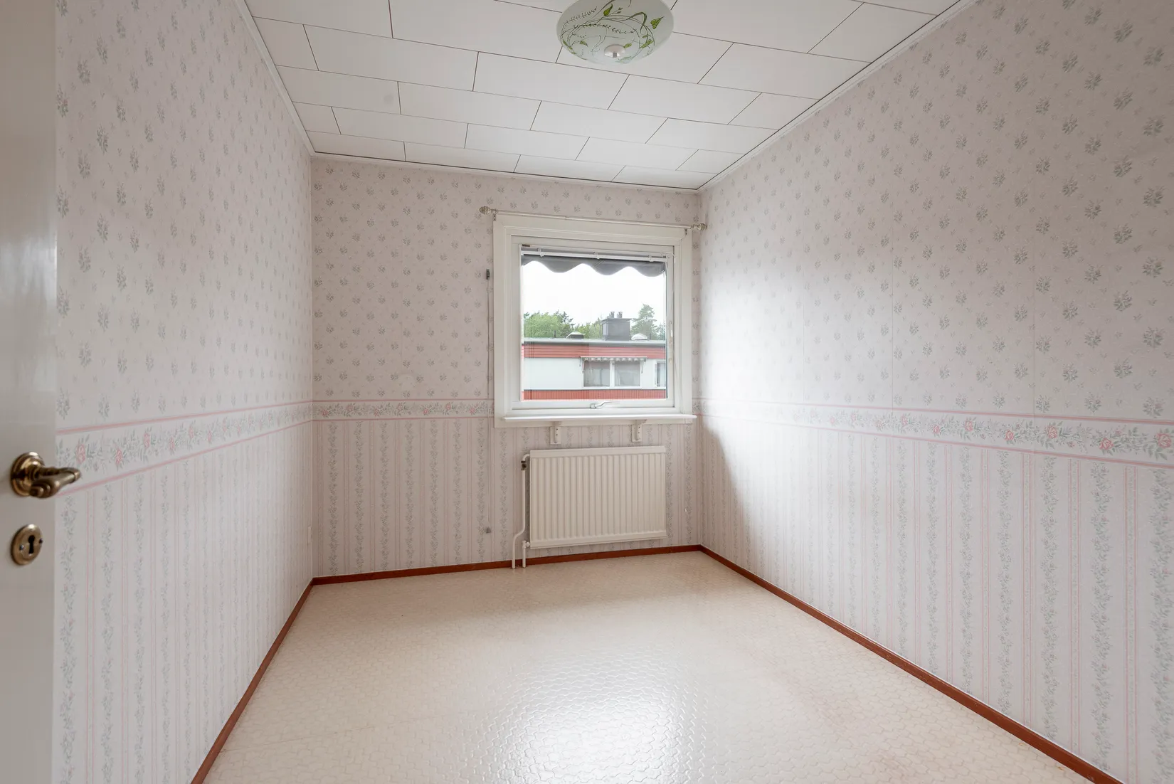 Radhus, Ringduvegatan 32, Råby, Västerås