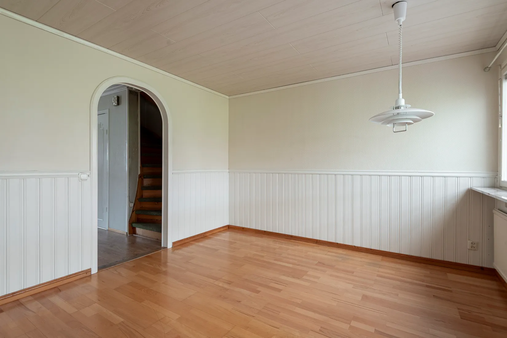 Radhus, Ringduvegatan 32, Råby, Västerås