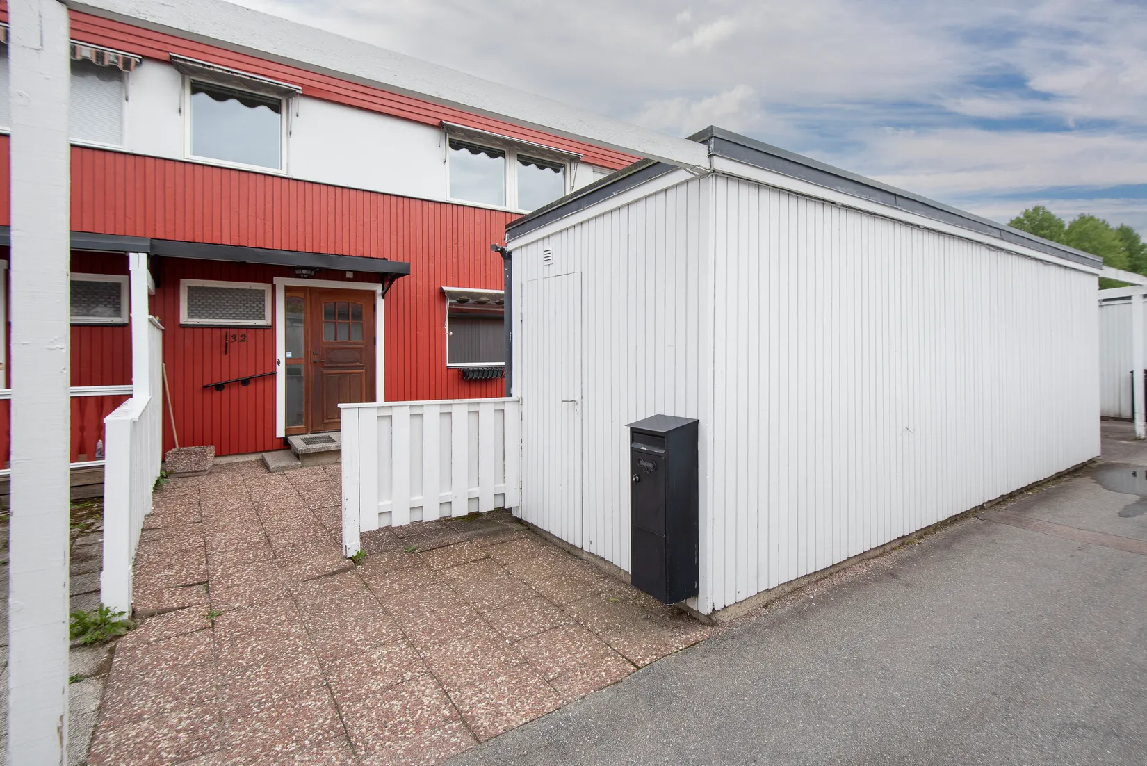 Radhus, Ringduvegatan 32, Råby, Västerås