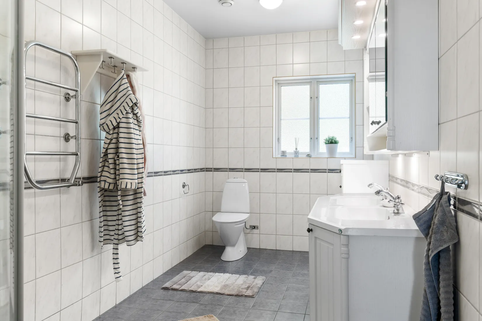 Villa, Tutta uddsvägen 7, Färingsö Tureholm, Ekerö