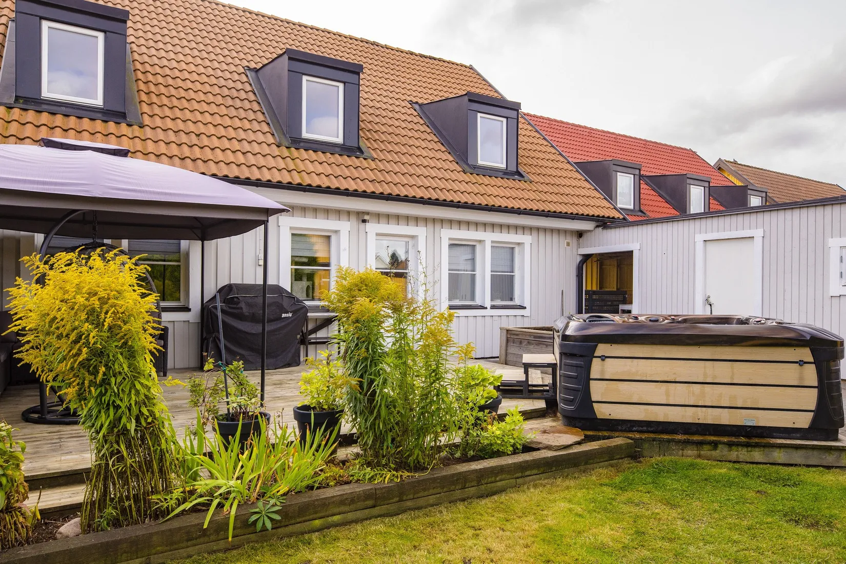 Radhus, Ladugatan 9, Majåker, Lidköping