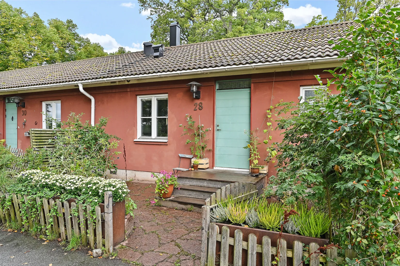 Radhus, Skolallén 28, Drottningholm, Ekerö