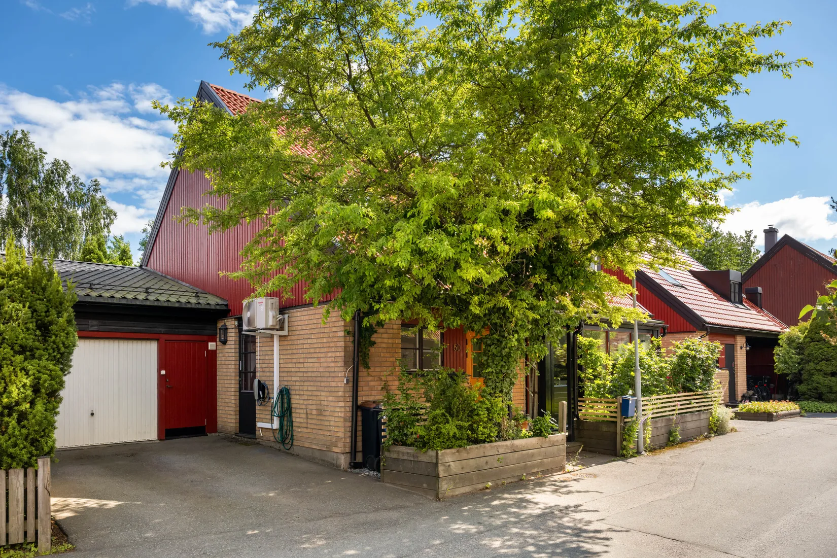 Radhus, Meijerfeldts väg 50, Näsbypark, Täby