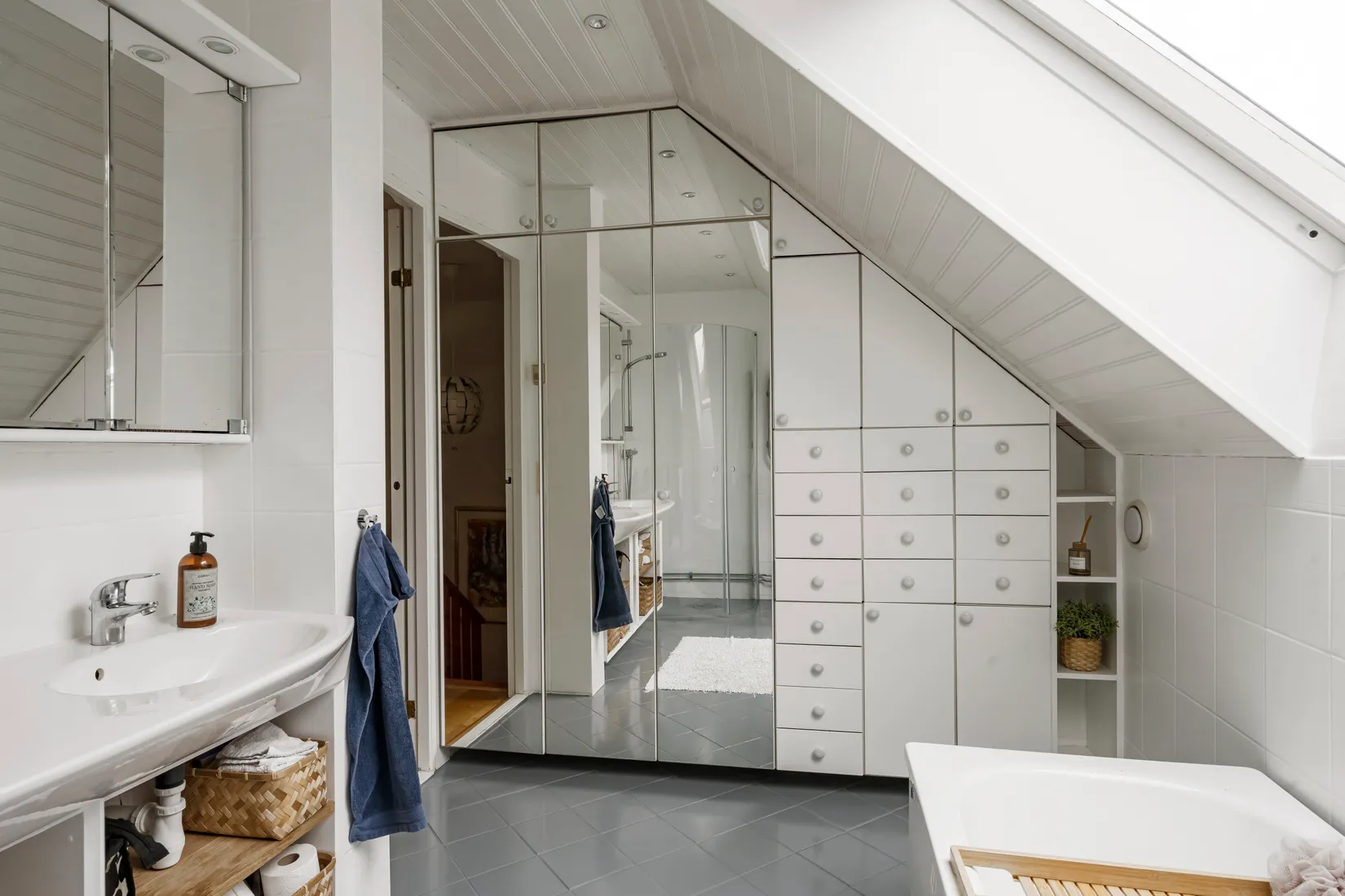 Radhus, Meijerfeldts väg 50, Näsbypark, Täby