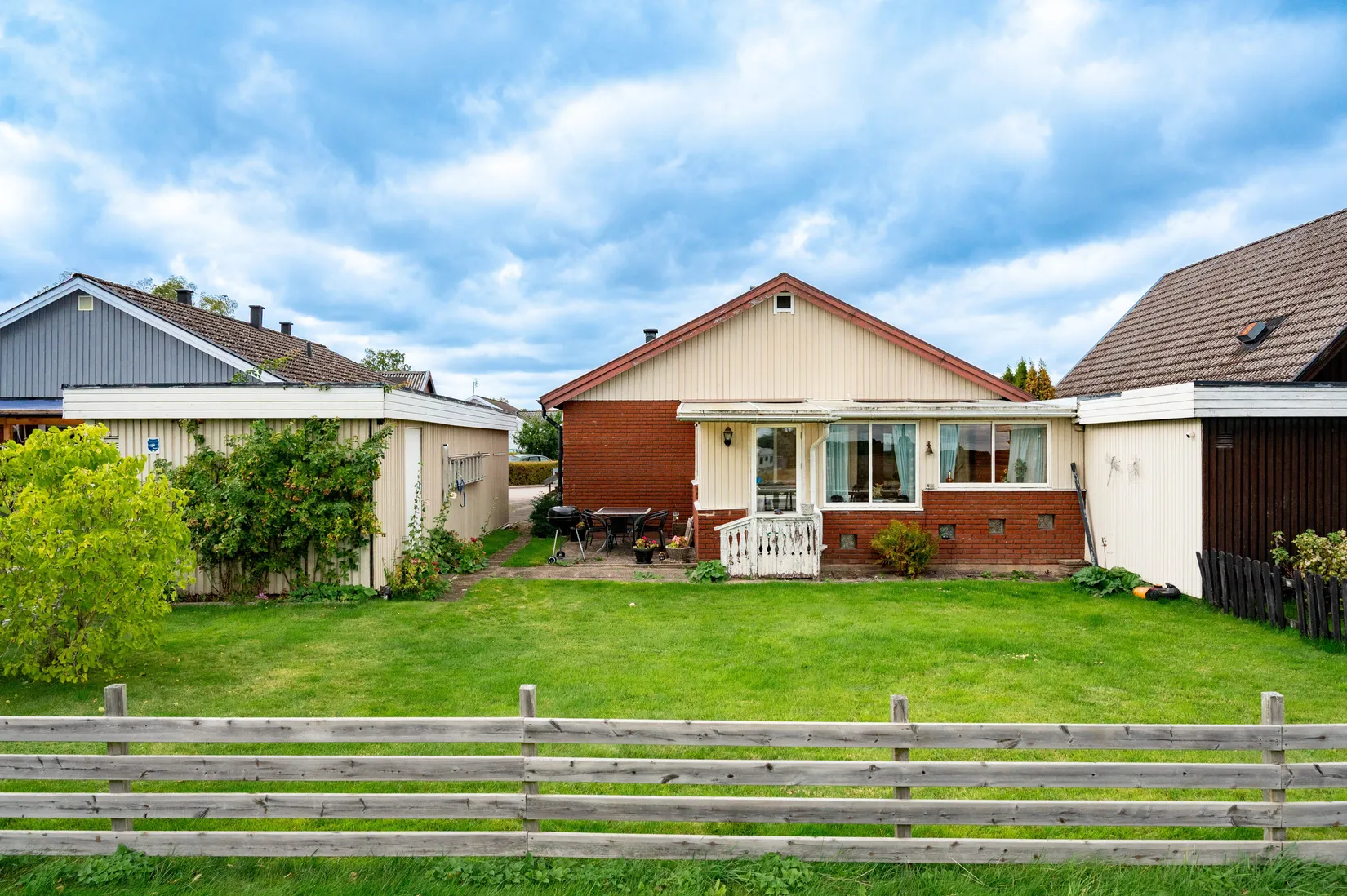Villa, Häradsvägen 31, Centrala Vara, Vara