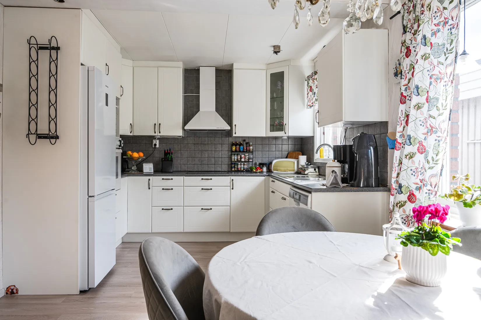 Villa, Häradsvägen 31, Centrala Vara, Vara